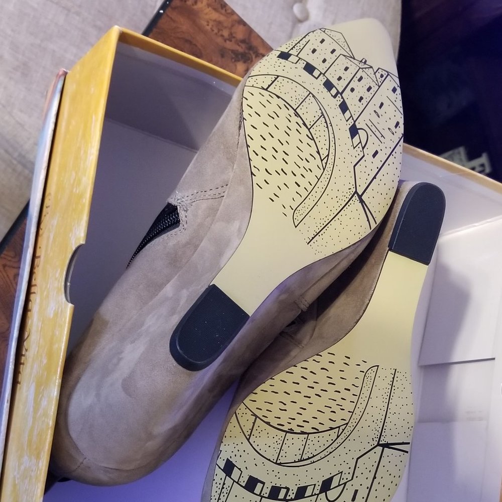 Shoe - Picture 3 of 6